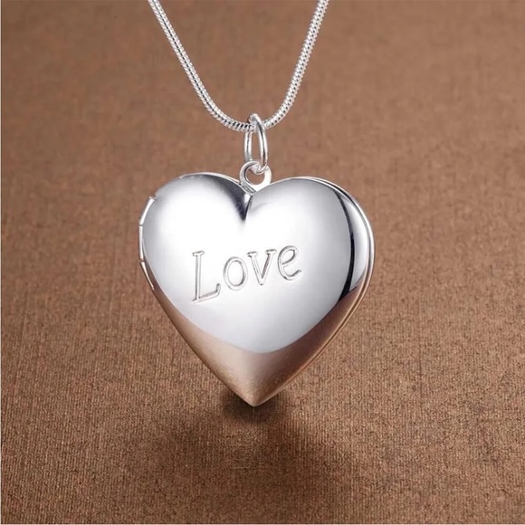 Sterling Silver Heart Love Locket 16” Necklace NEW - Picture 4 of 5